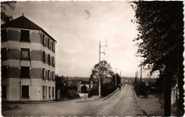 CPA VERNEUILLET - La Route De La Gare (358784) - Verneuil Sur Seine