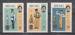 Brunei 1971 Mi Nr 159 - 161, 50 Jaar Koninklijke Politie, Klederdracht - Brunei (...-1984)