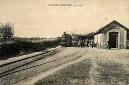 St Michel Chef Chef * La Gare Du Village * Le Train * Ligne Chemin De Fer - Saint-Michel-Chef-Chef