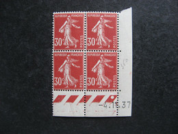 TB Bloc De 4 Coins Daté 04/11/37 Du N° 360,  Neuf XX. - 1930-1939