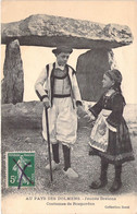 CPA France - Au Pays Des Dolmens - Jeunes Bretons - Costumes De Rosporden - Collection Sorel - Animée - Folklore - Dolmen & Menhirs