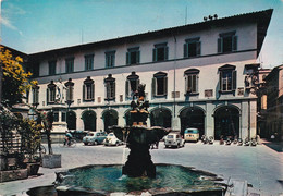 PRATO - CARTOLINA FG SPEDITA NEL 1959 - PIAZZA DEL COMUNE - AUTO D'EPOCA - ANIMATA - Prato