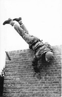 CPA Belgique - Armée Belge - Faire Le Mur - Oblitérée Septembre 1967 - Edition Photo Selection - Entrainement Militaire - Sonstige & Ohne Zuordnung