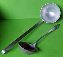 Lot 2 Anciennes Grandes LOUCHES En Aluminium - Etat D'usage Et " Laissé Dans Leur Jus " - Vers 1950 1960 - Spoons