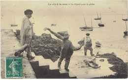CPA FRANCE THEMES METIERS - La Vie à La Mer - Le Départ Pour La Pêche - 1909 - Pêche