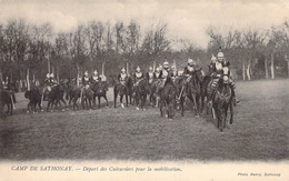 CPA Militaria - Régiments - Camp De Sathonay - Départ Des Cuirassiers Pour La Mobilisation - Photo. Henry - Chevaux - Regimente