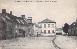 CPA France - Somme - Domart En Ponthieu - Place Et Mairie - Cliché G. Fayez Editeur Doullens - Otros & Sin Clasificación