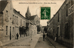 CPA NESLES-la-VALLÉE - Rue Des Écoles (380403) - Nesles-la-Vallée