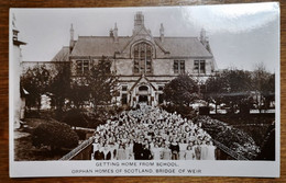 A656 SCOTLAND RENFREWSHIRE - BRIDGE OF WEIR - ORPHANAGE ORPHAN HOMES OF SCOTLAND CHILDREN GETTING HOME FROM SCHOOL - Renfrewshire