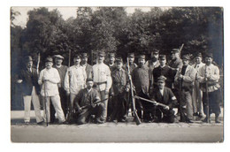 CPA 3309 - MILITARIA - Carte Photo Militaire - GVC - Un Groupe De Gardes Voies De Communication Avec Fusil & Baionnette - Personnages