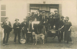 191122C - CARTE PHOTO COUTAUDIER - 69 AMPLEPUIS - CLASSE 1924 Conscrits Accordéon Tonneau Chien - Amplepuis