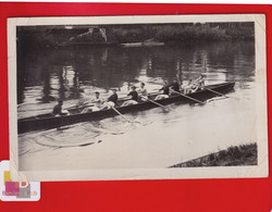 Carte Photo Originale Jeunes Garçons Aviron Sur Le Fleuve RHONE Circa 1930 - Rudersport