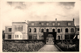 Tournan En Brie * La Fondation Pereire * La Façade Côté Des Jardins - Tournan En Brie