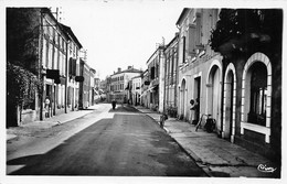 HAGETMAU (Landes) - Rue Thiers - Hagetmau