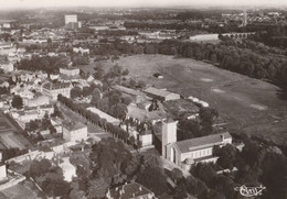 57 - METZ - BAN ST-MARTIN - Eglise Ste-Croix - Vue Aérienne (CPSM 10X15) - Metz Campagne