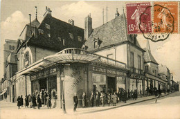 Dijon * Place Bossuet * Façade Les Grands Magasins Lyonnais * Commerce Mode * Pub Publicité - Dijon