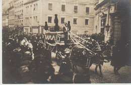 BESANCON - Carte-photo, Obsèques De Monseigneur Fulbert PETIT,le 11 Décembre 1909. Le Cortège Devant L'église St-Maurice - Besancon