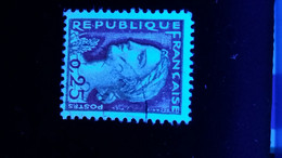 1960 N° 1263  OBLITERE REPUBLIQUE LE P BRISEE  FRANCAISE ENTRE N ET C DESSUS ENCRE ROUGE  ( SCANNE 3 PAS A VENDRE - Gebraucht