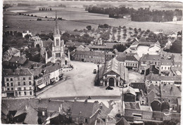 76 Goderville. L'église Et La Place Du Marché - Goderville