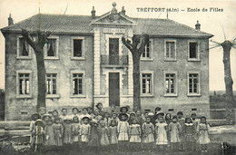 Tréffort * Façade école Des Filles * Groupe D'enfants , Classe - Non Classés