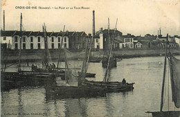 Croix De Vie * Le Port Et La Tour Rouge * Bateaux Usine - Saint Gilles Croix De Vie