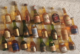 23 Mignonnettes Cognac Whisky Etc DOBLE.V Otard Camus Couvoisier Martell Marnier Ect...! - Mignonnettes