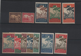 LOT 585 -  NOUVELLE CALEDONIE   LOT DE TIMBRES CHARNIERES - Cote 15,00 € - Verzamelingen & Reeksen