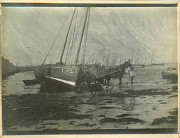 Concarneau * Bateau De Pêche C.932 Et Attelage Cheval Retour De Pêche * RARE Photo 1900 Photographe Chapeau - Concarneau