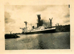 St Nazaire * Le Bateau Paquebot VILLE D'ALGER Au Port * Chantiers * Ville D'alger * 2 Photos Anciennes 9x6.5cm - Saint Nazaire