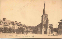 76 - YPORT - L'Eglise Et La Place Du Marché - Yport