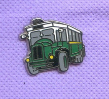 Rare Pins Ratp ? Bus Autobus Ancien Zamac J582 - Transportation