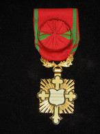 Médaille  Courage Dévouement Mérite - Officier  Arts Lettres Sciences Sports  **** EN ACHAT IMMEDIAT **** - Germany