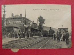 Seine Maritime (inférieure). 76. Darnétal. La Gare, Vue Intérieure. Train Locomotive à Vapeur Cheminot Voyageurs - Darnétal