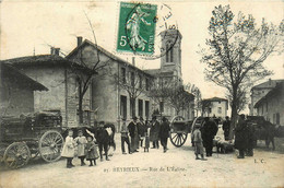 Heyrieux * La Rue De L'église Du Village * Marché Aux Cochons * Foire Marchands - Other & Unclassified