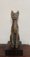 Sculpture Chat égyptien En Bronze Massif - Bronzi