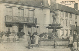 MARNE  VERTUS  Place Du Marché Et Fontaine - Vertus