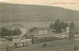 VITREY SUR MANCE La Gare (train En Gare) - Vitrey-sur-Mance