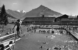 FRUTIGEN → Gut Besetztes Schwimmbad Anno 1960 - Frutigen