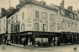 Melun * La Place Praslin * Façade Hôtel De L'ile , Au Rendez Vous Des Cyclistes * Restaurant - Melun