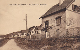 LE TRAIT - Cité-Jardin - La Cité De La Neuville - Très Bon état - Le Trait