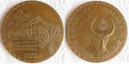 Madagascar Médaille En Bronze Institut Émission Malgache 1968 Banque Centrale De Madagascar - Profesionales / De Sociedad