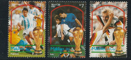 THEMATIC SPORT:  WORLD FOOTBALL CHAMPIONSHIP, ITALY 90.  ARGENTINE, ITALIAN AND ALLEMAGNE PLAYERS   -   MALDIVE - 1990 – Italie