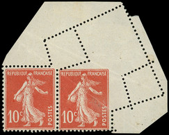 ** VARIETES - 138q  Semeuse Camée, 10c. Rouge, Spectaculaire Variété De PIQUAGE Dans Une Paire Cdf, TTB - Unused Stamps