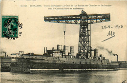 St Nazaire * Le Bassin De Penhoët * La Grue De 150 Tonnes Des Chantiers De L'atlantique * Cuirassé DIDEROT En Achèvement - Saint Nazaire