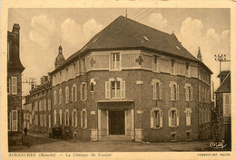 Avranches * Rue Et La Clinique Du Carmel - Avranches