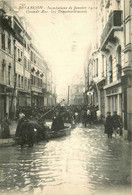 Besançon * Inondations De Janvier 1910 * Grande Rue * Les Transbordements * Crue Catastrophe - Besancon