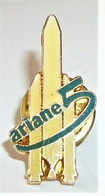 Pin's Fusée Ariane 5 - Transports