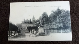 CPA SERGINES YONNE 89 LA PLACE DU MARCHE  ED DESAIX PETITE ANIMATION ED MME LENCLUME - Sergines