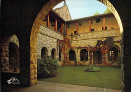 65 - Tournay - Abbaye Notre Dame - Le Cloître De L'Hôtellerie - Tournay