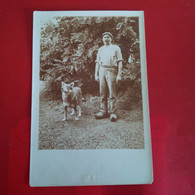 CARTE PHOTO HOMME ET SON CHIEN - A Identifier